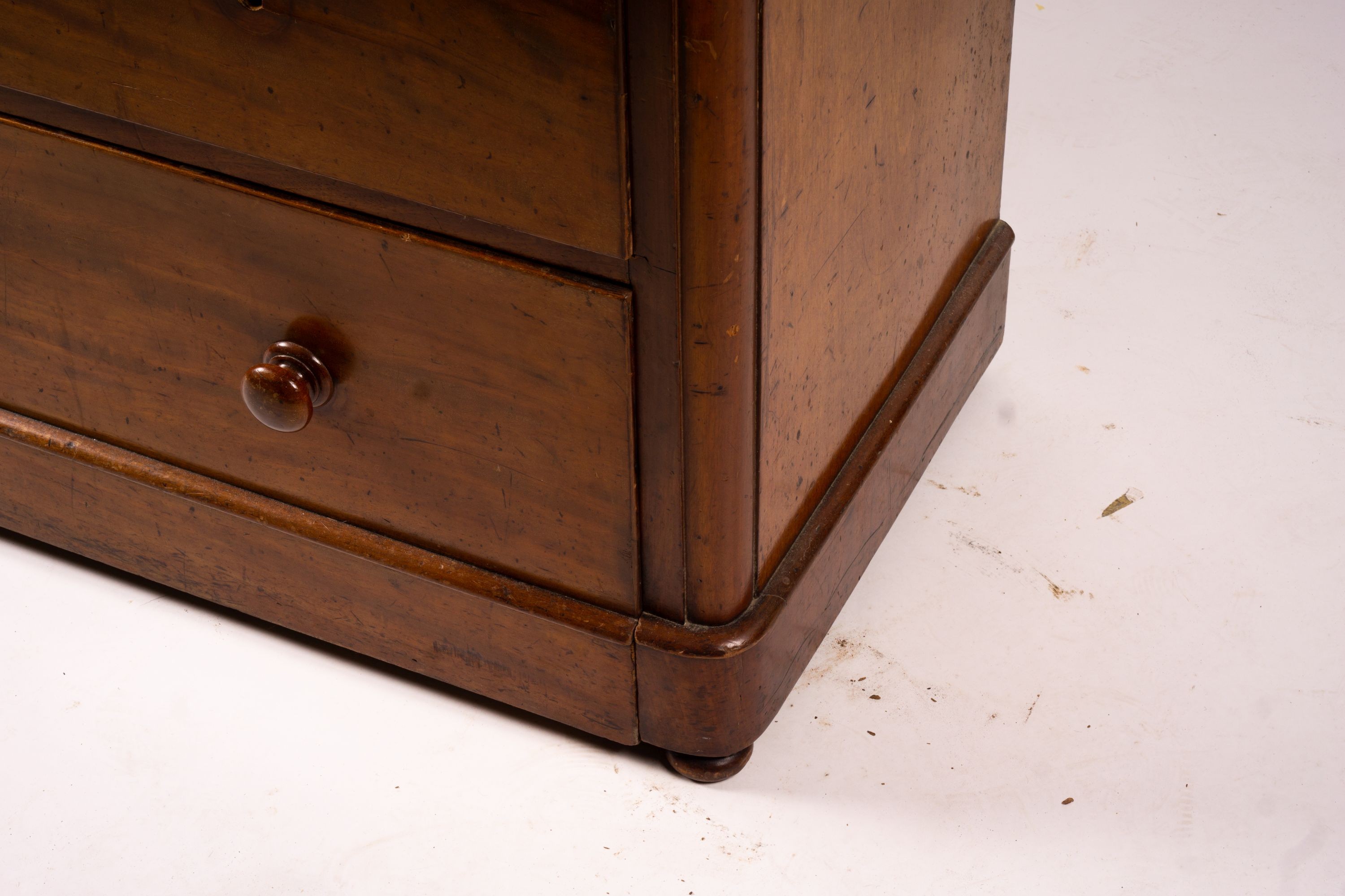 A Victorian mahogany chest, width 112cm, depth 51cm, height 112cm